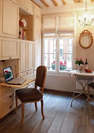 Studio Ormesson Apartment